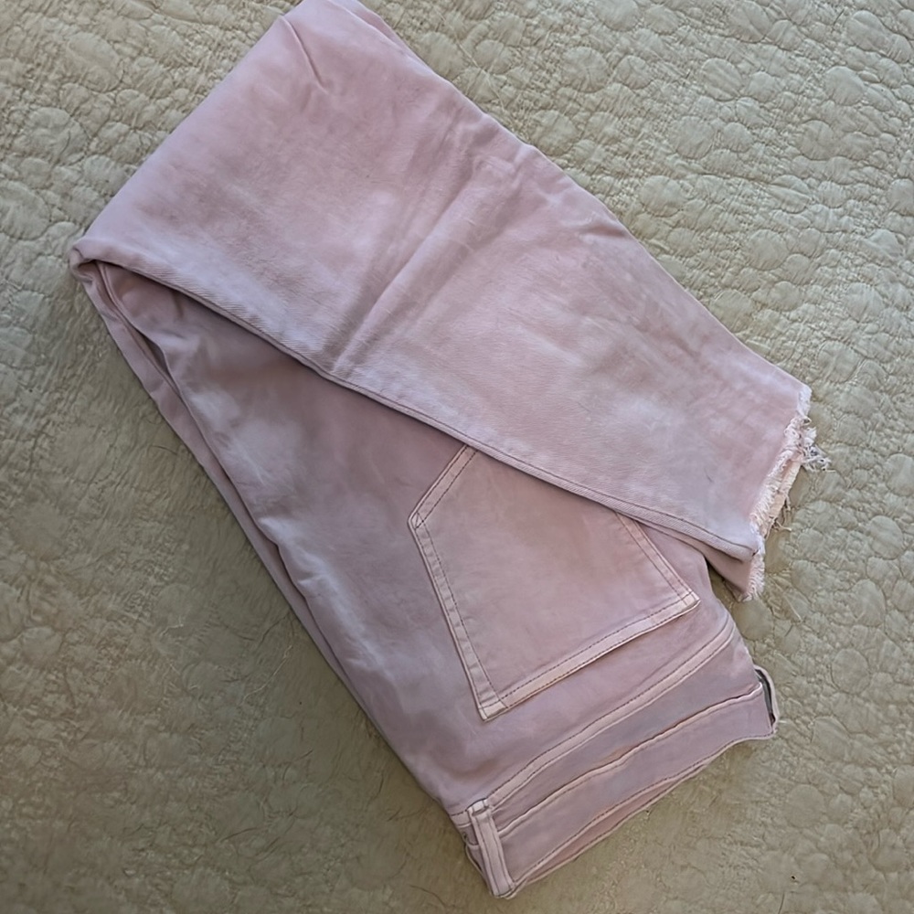 $10 CLEAR OUT SALE -  Gap low rise lavender True Skinny jeans. Size 29
